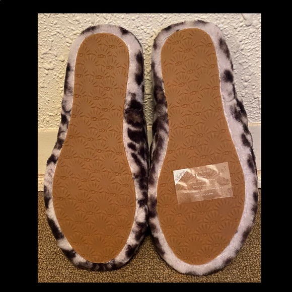 NWT Leopard Print UGG Slippers Size 5 - Picture 3 of 3